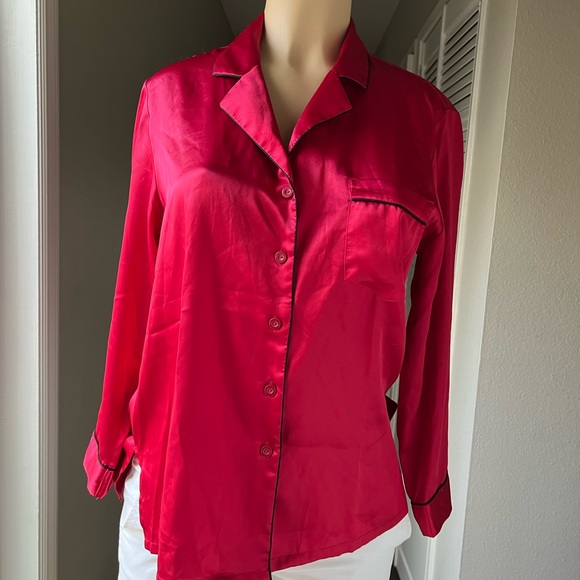 Victoria's Secret Other - Victoria secret sleep wear top